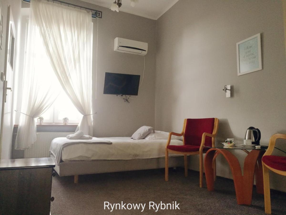 雷布尼克Rynkowy公寓式酒店 外观 照片